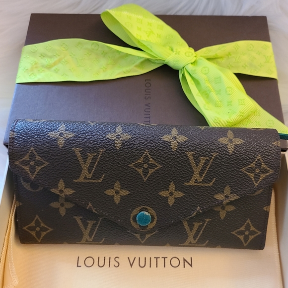 💚Louis Vuitton Josephine Wallet💚 - Picture 1 of 14